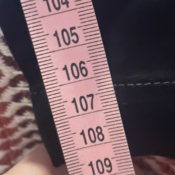 Quiet Luxury Tailored Silk Wide leg Trousers (in Black) - Picture 7 of 10